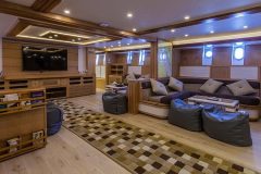 Salon der Golden Dolphin III